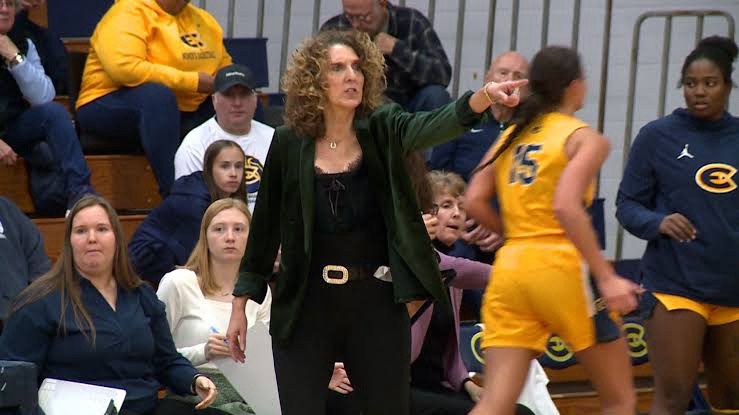 UW-Eau Claire Women’s Head Basketball Coach Tonja Englund Announces Retirement